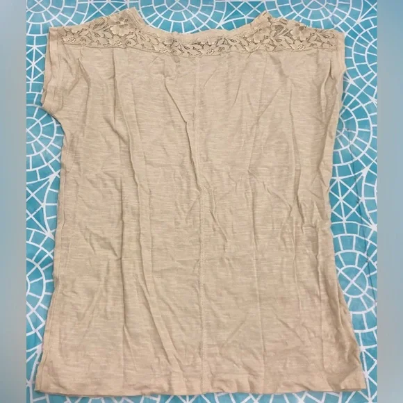 💛TODAY***$15***Ann Taylor Loft beige t-shirt with sheer neck and sleeves - Picture 4 of 5
